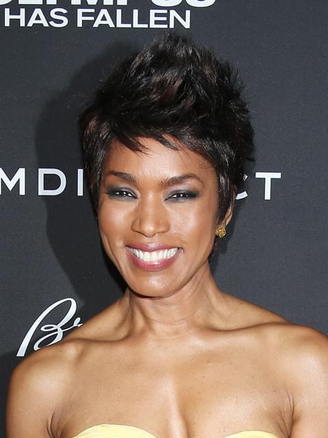 アンジェラ・バセット、ホイットニー・ヒューストン伝記映画で監督デビュー