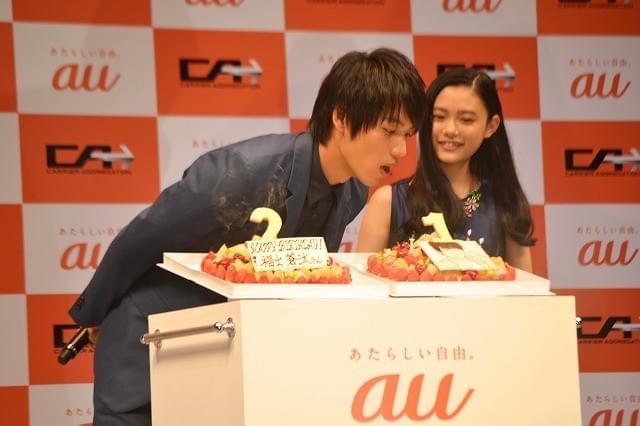 福士蒼汰＆杉咲花、au新CMで共演！ショップ店員役で松岡修造＆柳原可奈子も登場