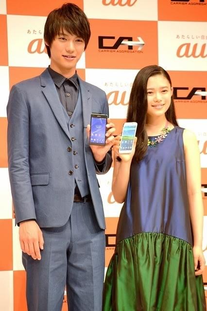 福士蒼汰＆杉咲花、au新CMで共演！ショップ店員役で松岡修造＆柳原可奈子も登場