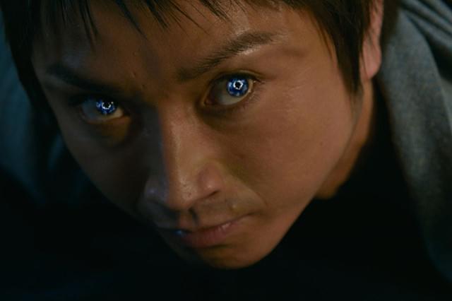 藤原竜也演じる“モンスター”の孤独な叫びと恐るべき力 「MONSTERZ」本編映像公開