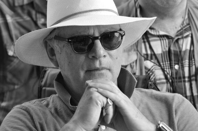 「レインマン」B・レビンソン監督、実話題材のパニックスリラーで環境破壊に警鐘