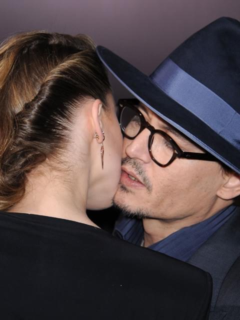 ジョニー・デップと婚約者アンバー・ハードのキス現場をキャッチ
