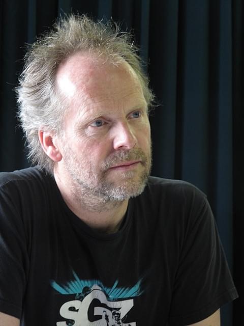 ナレーション、照明なし 伝説の修道院を映した異色ドキュメンタリーの監督に聞く