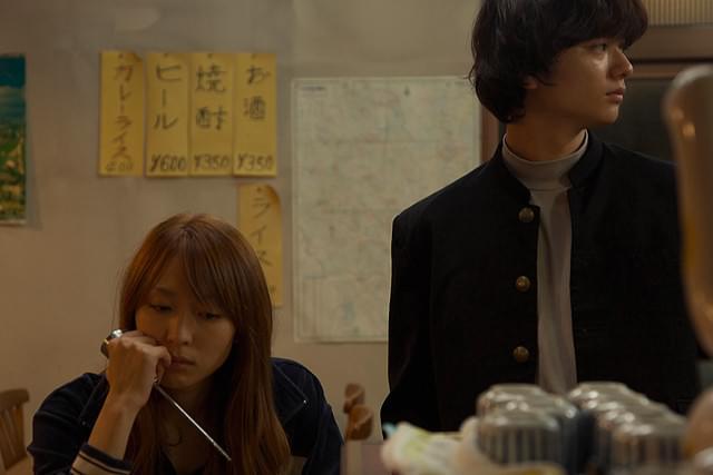 ヤンキー姉弟演じる染谷将太＆黒川芽以のやさぐれた姿映す「ドライブイン蒲生」予告