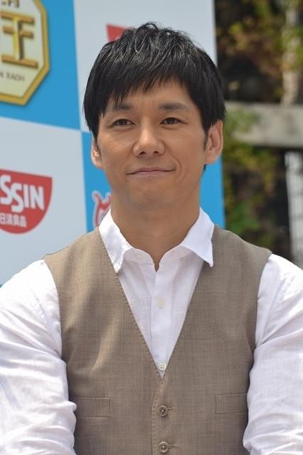 西島秀俊、浴衣の女性に冷やし中華をおもてなし