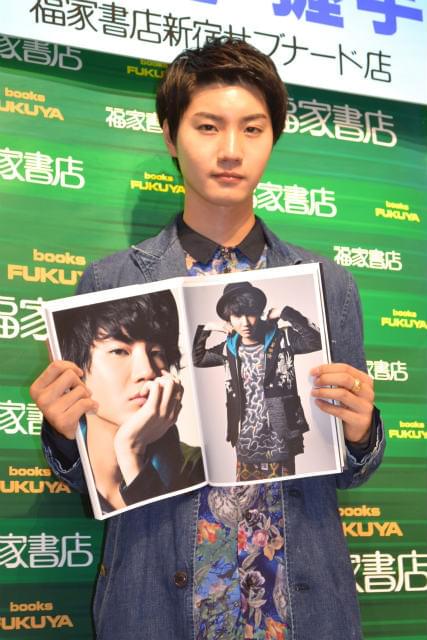 桜田通、ファースト写真集は「どこを切り取っても自分しかいない」