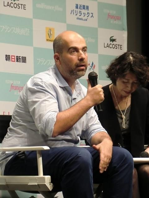 畜産家の妻のアバンチュールを軽やかに描く I・ユペール主演「間奏曲はパリで」監督が来日