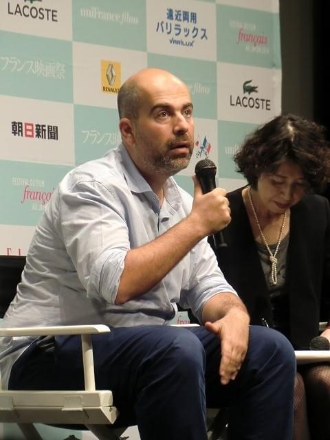 畜産家の妻のアバンチュールを軽やかに描く I・ユペール主演「間奏曲はパリで」監督が来日