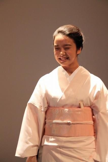 「舞妓はレディ」仏パリのファンに大ウケ、主演・上白石萌音が手ごたえ