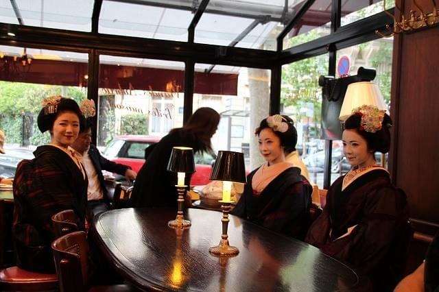 「舞妓はレディ」仏パリのファンに大ウケ、主演・上白石萌音が手ごたえ