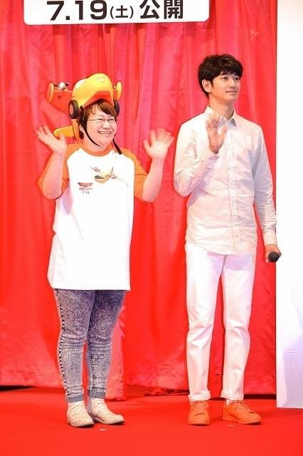 「プレーンズ2」監督＆プロデューサー来日！吹き替え声優の瑛太＆ハリセンボンと書道でコラボ