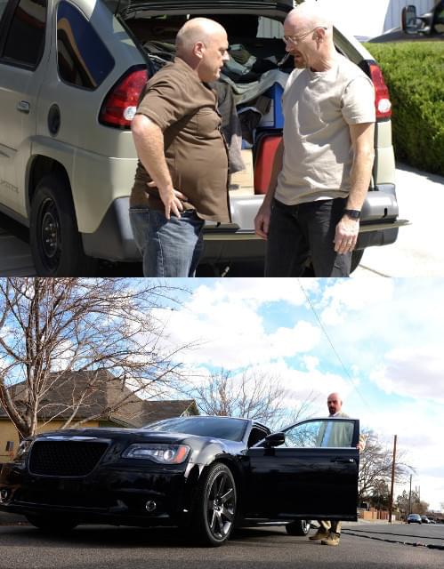 “史上もっとも醜い車”（上）から高級セダン（下）へ 乗り換えることで、キャラクターの変遷を表現