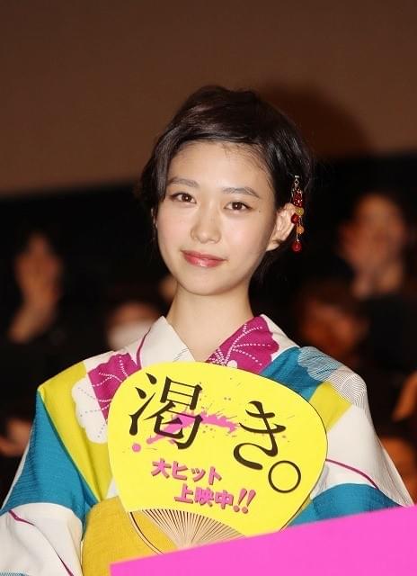 小松菜奈ら、賛否両論「渇き。」の10代キャストが浴衣で勢ぞろい
