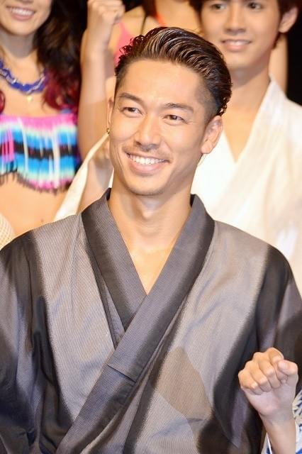 AKIRA、共演女性陣の浴衣姿にデレデレ「今日はすごく良い日」