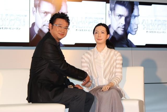船越英一郎、女性型アンドロイドにタジタジ「なんとなく母に似ている」