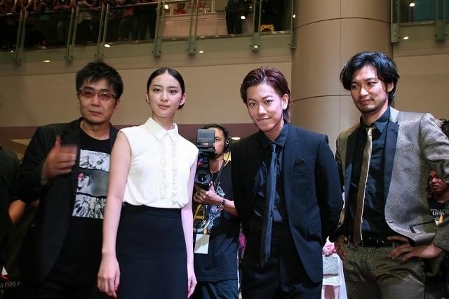 佐藤健、武井咲ら「るろ剣」引っさげ訪比！「愛してるよ」に5000人熱狂