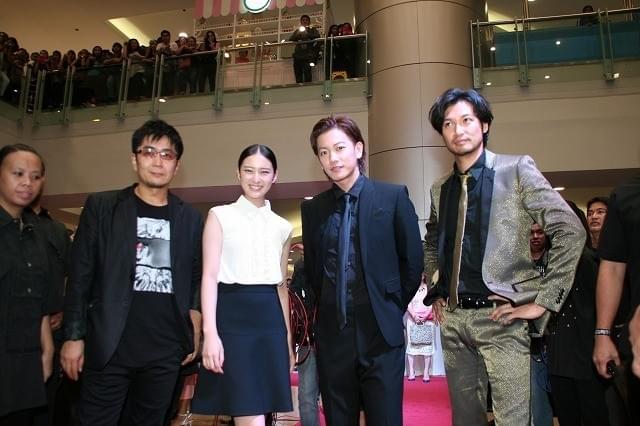 佐藤健、武井咲ら「るろ剣」引っさげ訪比！「愛してるよ」に5000人熱狂