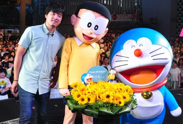 秦基博＆ファン1000人、のび太の誕生日にバースデーソング熱唱！