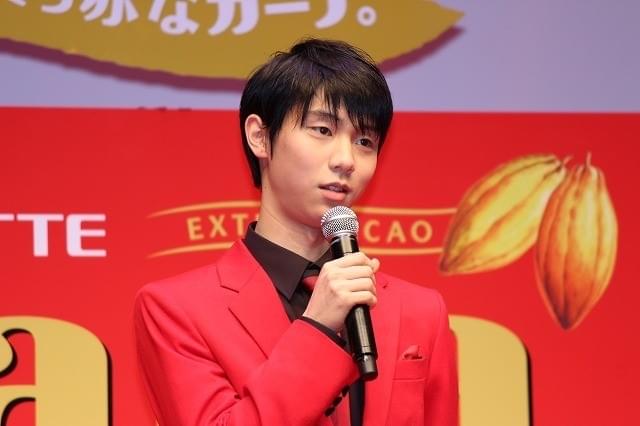 羽生結弦、“両手に花”にデレデレ 松井愛莉、土屋太鳳と新CM会見