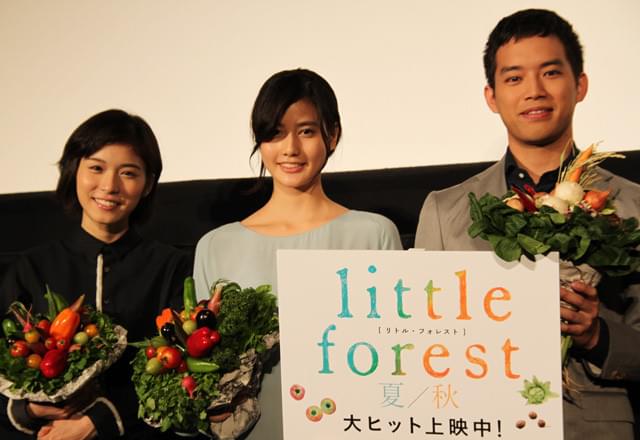 橋本愛＆松岡茉優「リトル・フォレスト」初日でさわやか笑顔