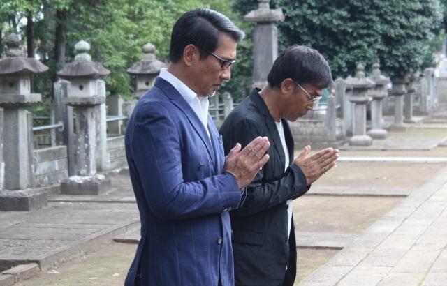 「柘榴坂の仇討」主演の中井貴一、豪徳寺で井伊直弼の墓参り