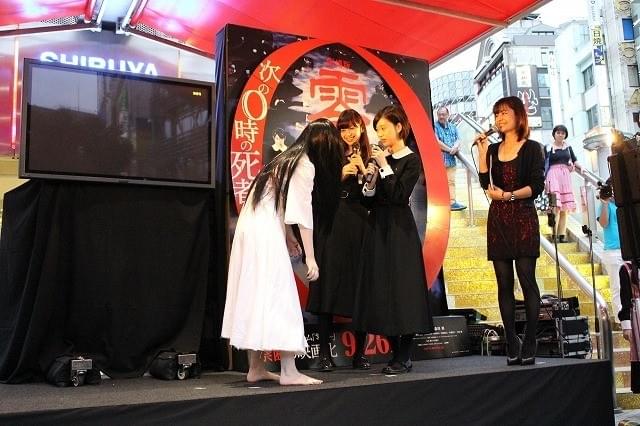 貞子、中条あやみにキスするも「零」の呪いで搬送!?