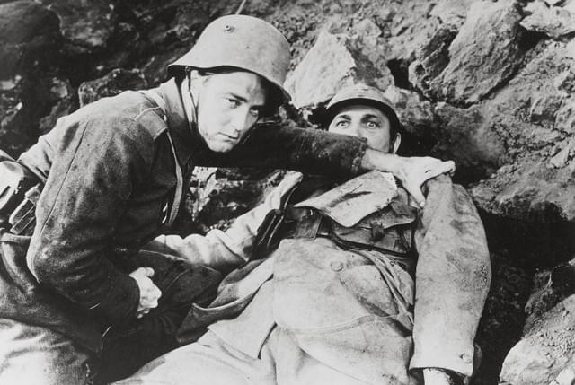 「西部戦線異状なし」リメイク版にロジャー・ドナルドソン監督