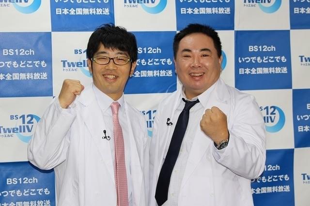 取材に応じた「ドランクドラゴン」の鈴木拓(左)、塚地武雅