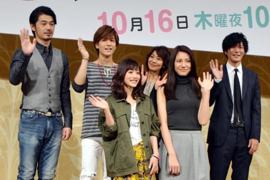 石原さとみ＆松下奈緒“姉妹”仲良く ドラマで「ペチャパイ！」「チビ！」