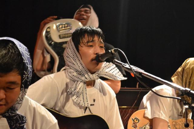 「日々ロック」から生まれた衝撃バンド「犬レイプ」が生ライブ！前野朋哉も飛入り参加