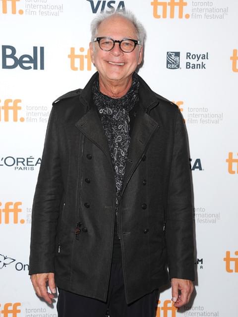 ジェニファー・ロペス主演ドラマ、「レインマン」のバリー・レビンソンが監督