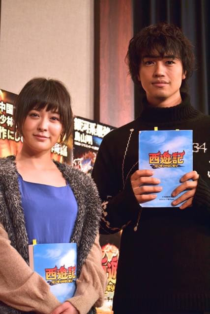 （左から）映画吹き替えに初挑戦した貫地谷と斎藤