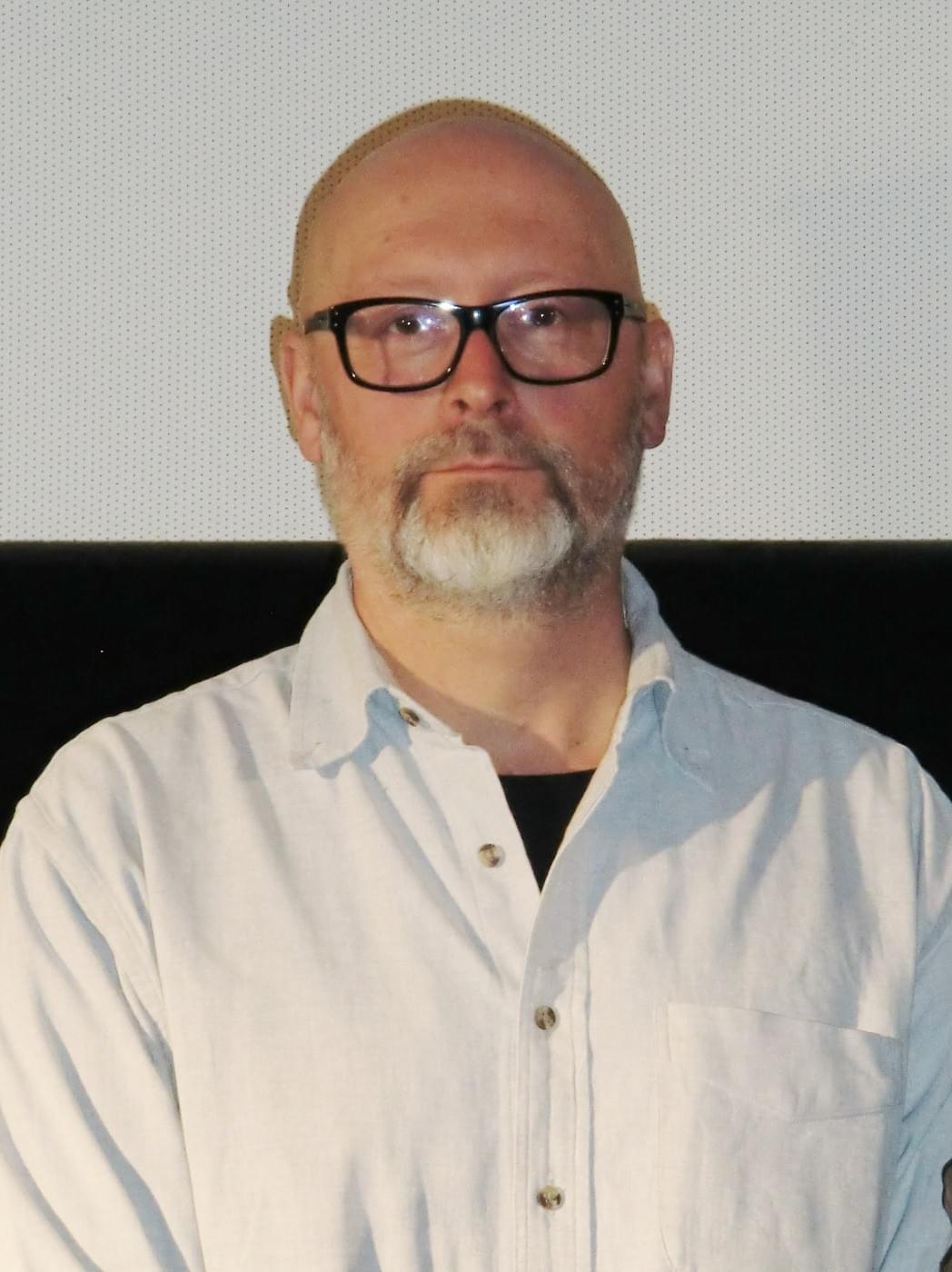 アルコール依存をリアルに描くポーランド映画監督「老若男女、貧富も関係ないすべての人間の問題」