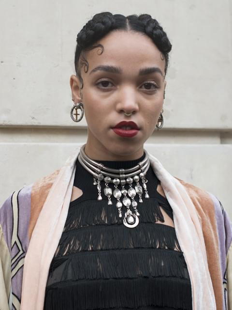 ロバート・パティンソンの恋人FKAツイッグス、グーグルグラスの短編映像を監督・主演