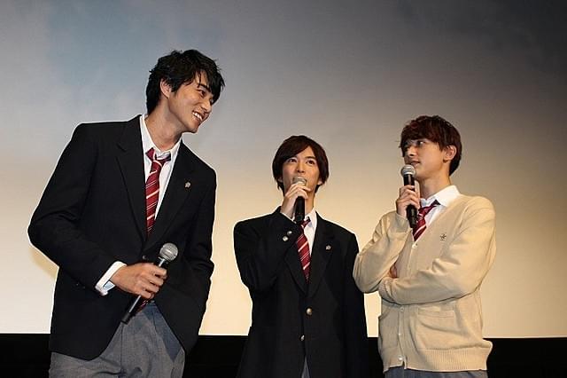 26歳・東出昌大、学生服ほめられ赤面「よせやい」