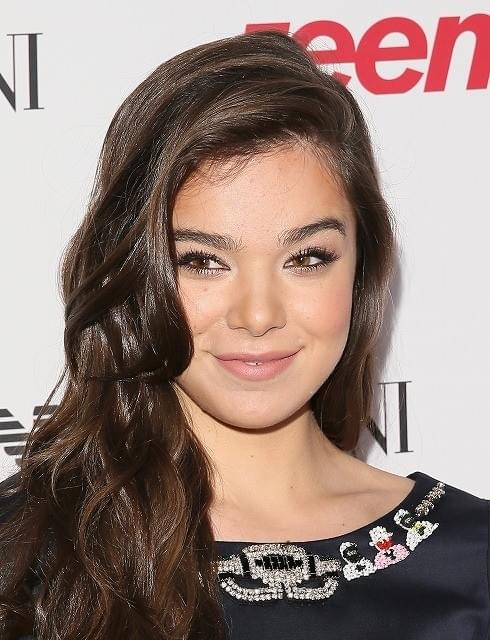 ヘイリー・スタインフェルド、「ミルク」のオスカー脚本家の恋愛映画に主演