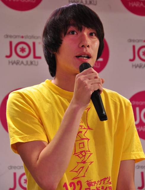 落合モトキ、ほぼ全裸の野村周平に触発され白目で熱唱を考案