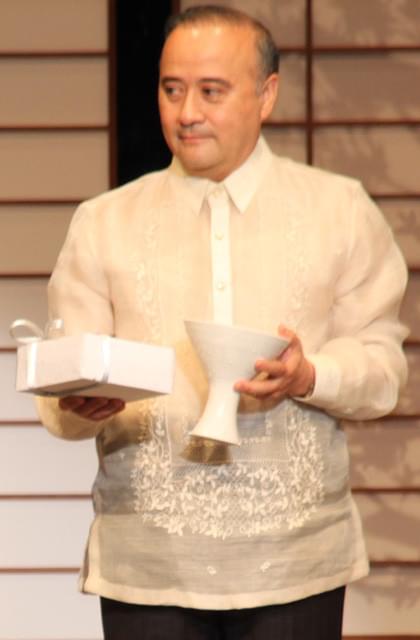 ワーナー、ウィリアム・アイアトン社長の辞任を発表 新代表はミラード・オゥクス氏