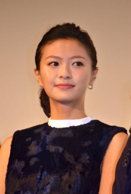 相葉雅紀、全国の観客に生告白「好きです」 榮倉奈々はキスシーン突っ込まれ赤面