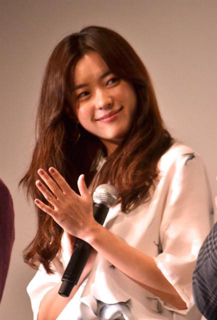 相葉雅紀、全国の観客に生告白「好きです」 榮倉奈々はキスシーン突っ込まれ赤面