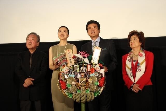 三浦友和「理想の夫婦」9連覇！「本当に相性のいい伴侶に恵まれました」