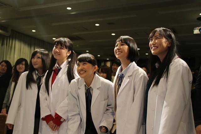 「ももクロ」百田夏菜子、「幕が上がる」でのメンバーとのラブシーンに大照れ