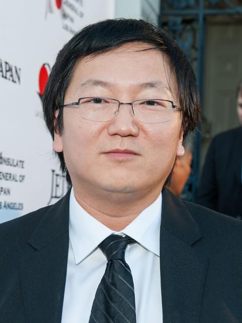 「HAWAII FIVE-0」マシ・オカがRPGゲームを作っていた