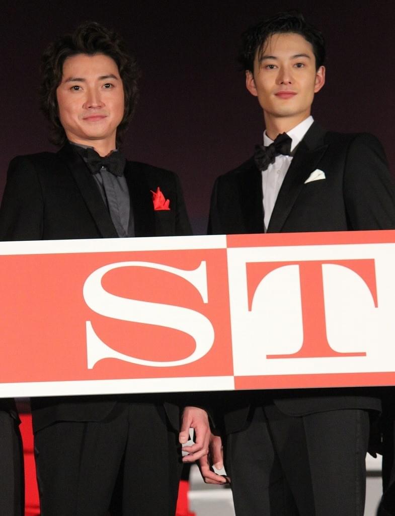 藤原竜也“キャップ”岡田将生に最敬礼「映画 ST赤と白の捜査ファイル」完成披露