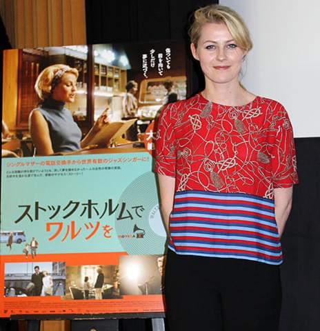 スウェーデンの歌姫エッダ・マグナソン、女優デビューの主演映画のヒットにご機嫌