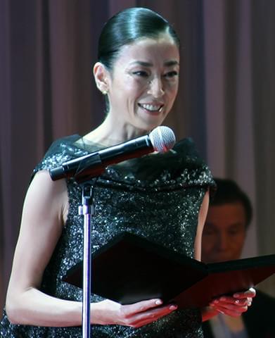 宮沢りえ、天国の母に思いはせ万感の主演女優賞「母がいたからこの場に立てる」