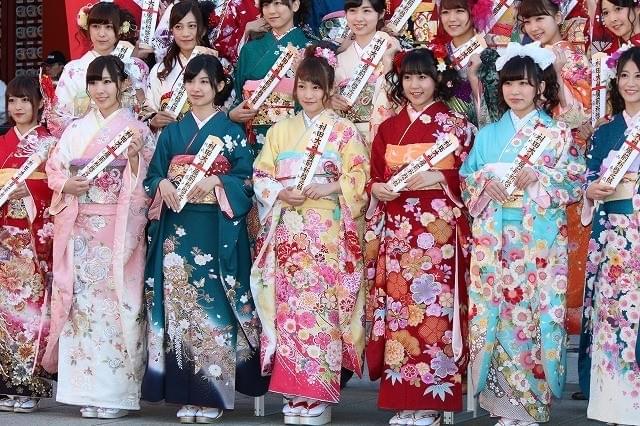 AKBグループ2015年成人式！川栄李奈は「狭間世代」と自虐