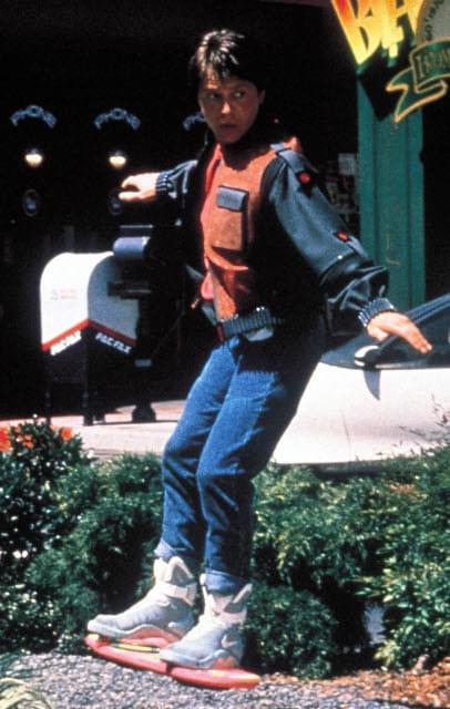 ナイキ、2015年中に「バック・トゥ・ザ・フューチャー2」の自動靴ひも調整シューズ発売を目指す