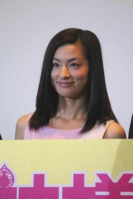 尾野真千子、菜々緒への男性陣の態度に不満顔
