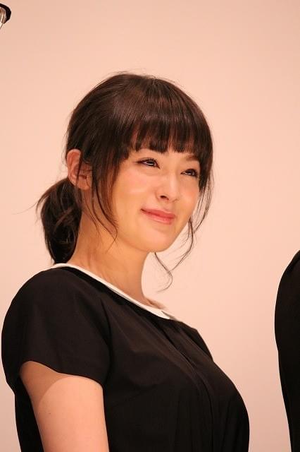 「悼む人」出演熱望の石田ゆり子、念願かない「無鉄砲な自分をほめてあげたい」